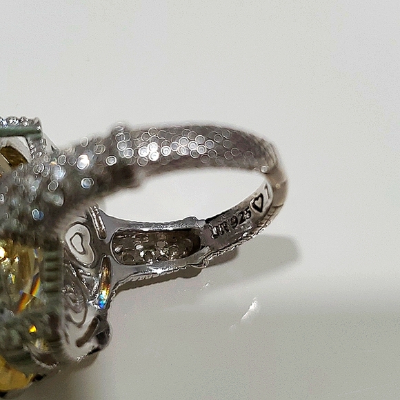 JUDITH RIPKA 18CT Cocktail Ring - Picture 5 of 9